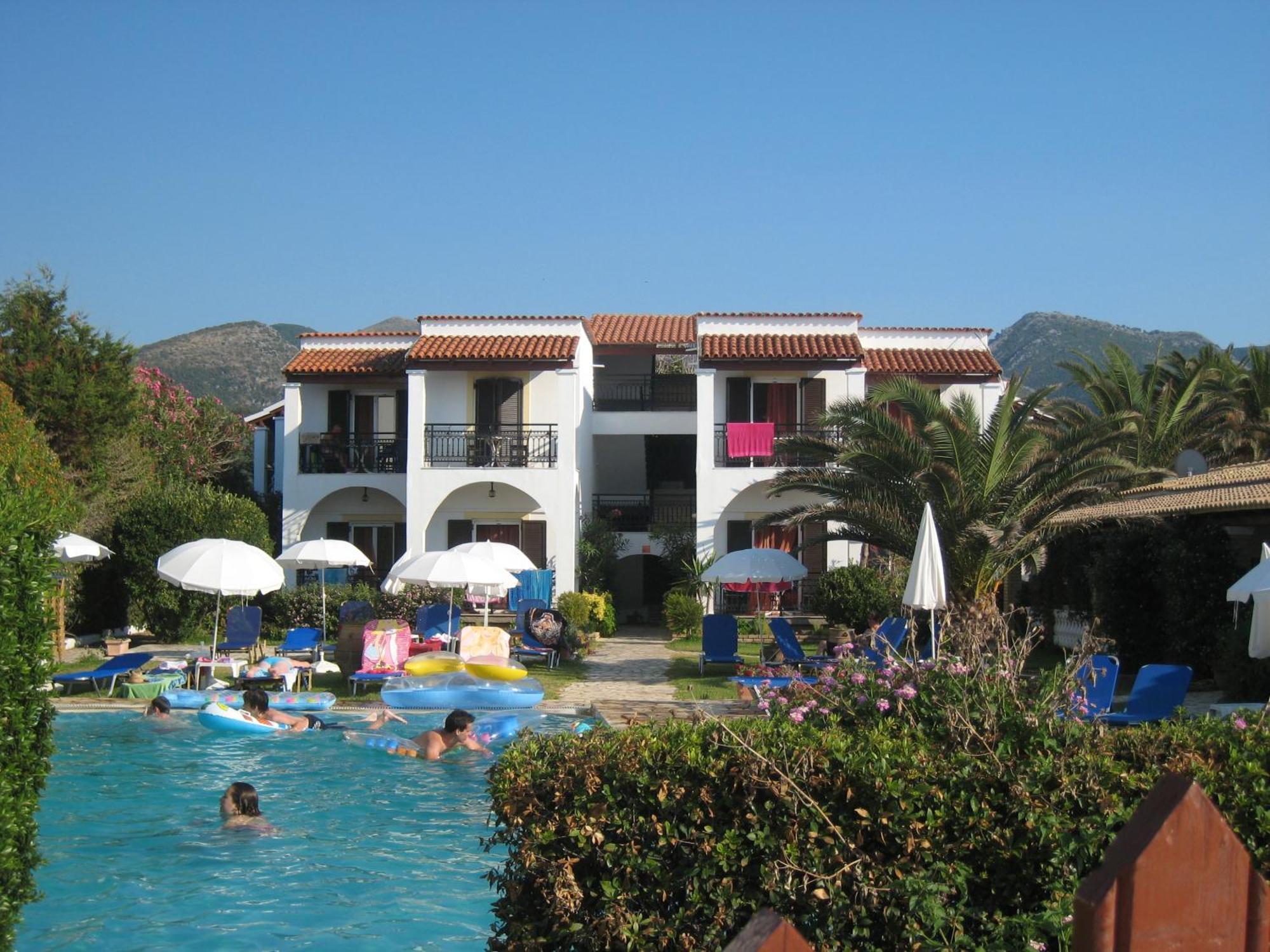 Filorian Hotel Apartments Acharavi  Bagian luar foto