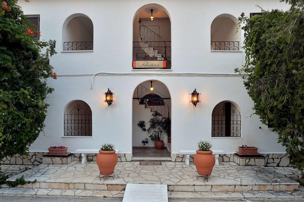 Filorian Hotel Apartments Acharavi  Bagian luar foto