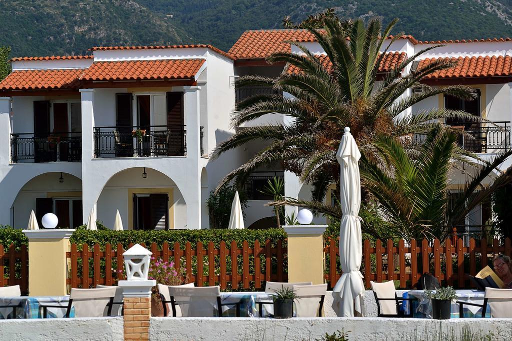 Filorian Hotel Apartments Acharavi  Bagian luar foto