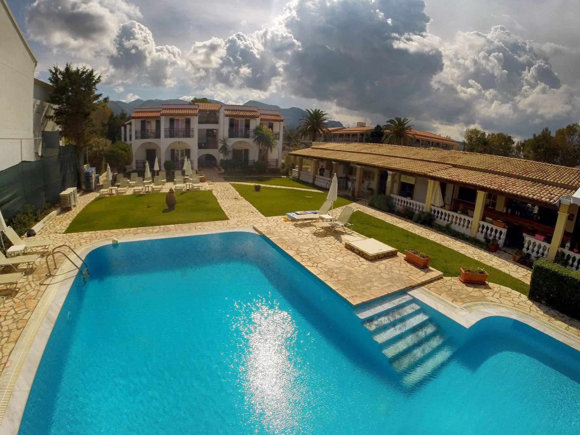 Filorian Hotel Apartments Acharavi  Bagian luar foto